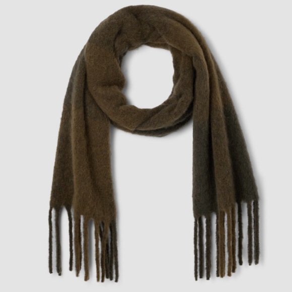 Eileen Fisher Boucle Cloud Scarf ~ NWT - Picture 4 of 4